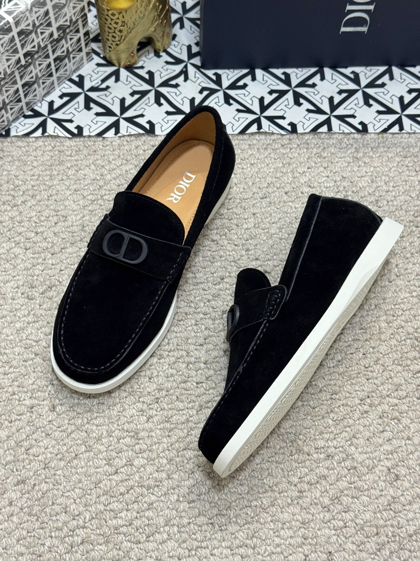 Men's men's shoes 💰480 [New style] 🍺🍺Dior men's casual shoes - a high version of the original one-to-one replica. It is a casual dress shoe. Crafted from luxuriously soft navy suede❤️‍🔥Cow leather lining💘Oblique printed panels on the upper. The lightweight white rubber sole adds sophistication, with an Oblique pattern engraved on the outsole and branding on the back. Size: 38-44 (45, 46 customized